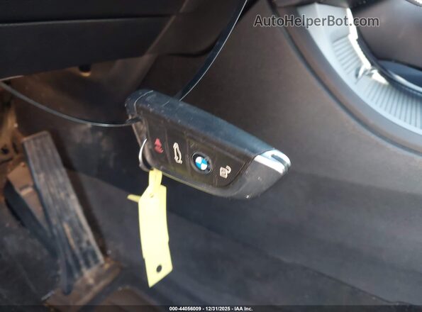 WBXHT3C39J5K29771 2018 BMW X1 White Dashboard view