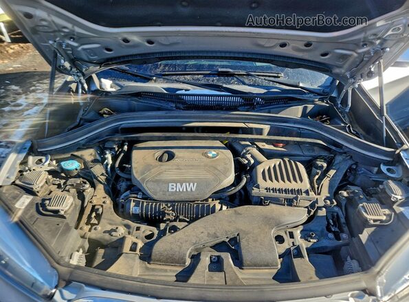 WBXHT3Z37H4A65284 2017 BMW X1 Silver Вид підкапотного простору