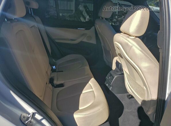 WBXHU7C39J5H39237 2018 BMW X1 White Widok wnętrza z tyłu