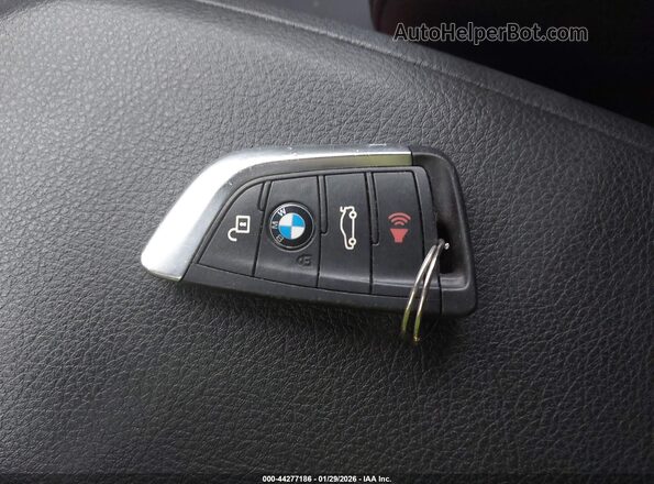 WBXJG7C07L3L85650 2020 BMW X1 Gray Առջևի վահանակի տեսք