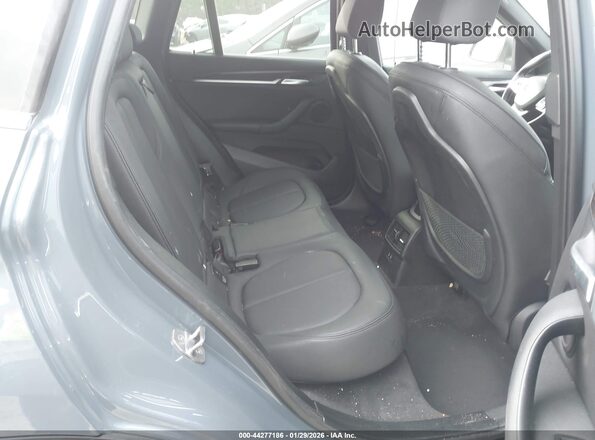 WBXJG7C07L3L85650 2020 BMW X1 Gray VIN կոդի պիտակի տեսք
