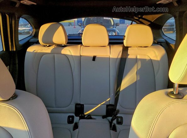 WBXJG7C0XM5S88836 2021 BMW X1 White Вид задніх сидінь