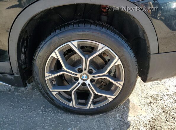 WBXJG9C02L5R29858 2020 BMW X1 Black 
