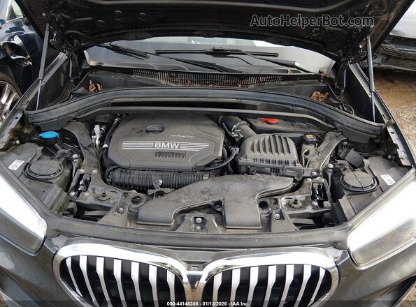 WBXJG9C06M5T16773 2021 BMW X1 Gray VIN կոդի պիտակի տեսք