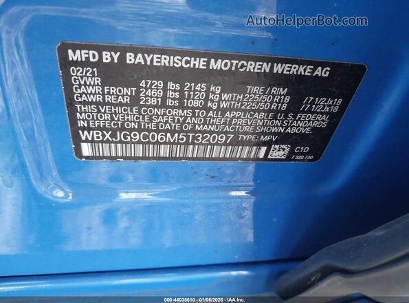 WBXJG9C06M5T32097 2021 BMW X1 Blue Շարժիչի բաժամունքի տեսք