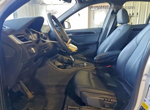 WBXJG9C08L5P76645 2020 BMW X1 White Սալոնի դիմացի տեսք