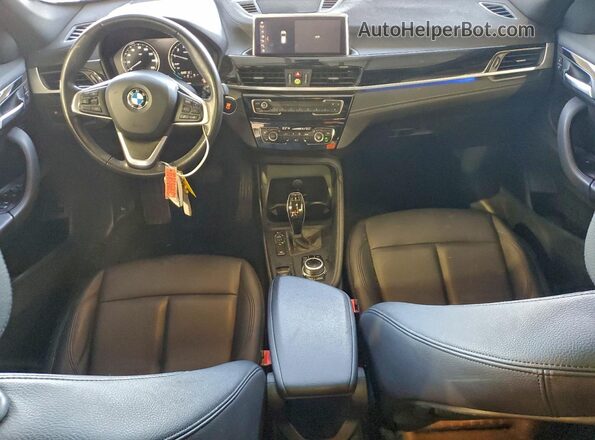 WBXJG9C08L5P76645 2020 BMW X1 White Առջևի վահանակի տեսք