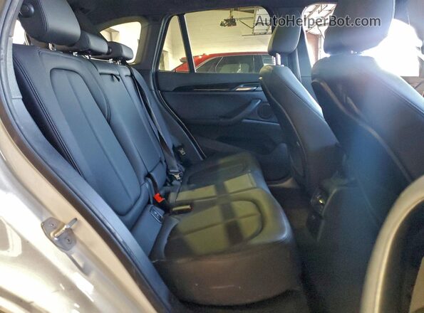 WBXJG9C08L5P76645 2020 BMW X1 White Սալոնի հետևի տեսք
