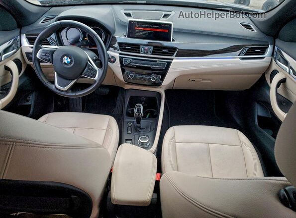 WBXJG9C09L5P77755 2020 BMW X1 Синий Вид панели приборов