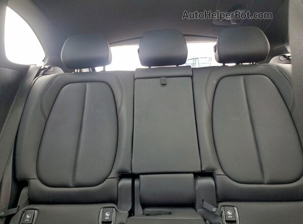 WBXJG9C0XM5T06134 2021 BMW X1 White Rear seats view
