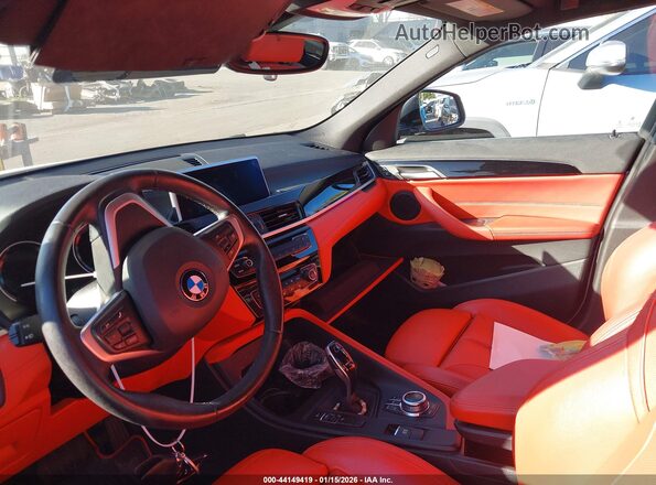 WBXYH9C00M5S50779 2021 BMW X2 White Front interior view
