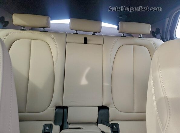 WBXYH9C01L5P59178 2020 BMW X2 Silver Widok tylnych siedzeń