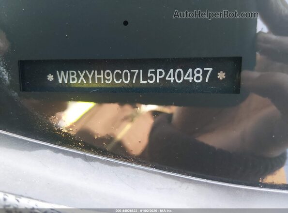 WBXYH9C07L5P40487 2020 BMW X2 Silver Engine compartment view