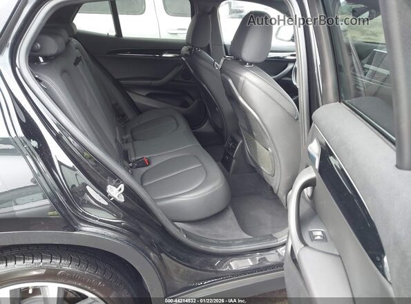 WBXYJ1C01L5P85575 2020 BMW X2 Black Widok naklejki z numerem VIN