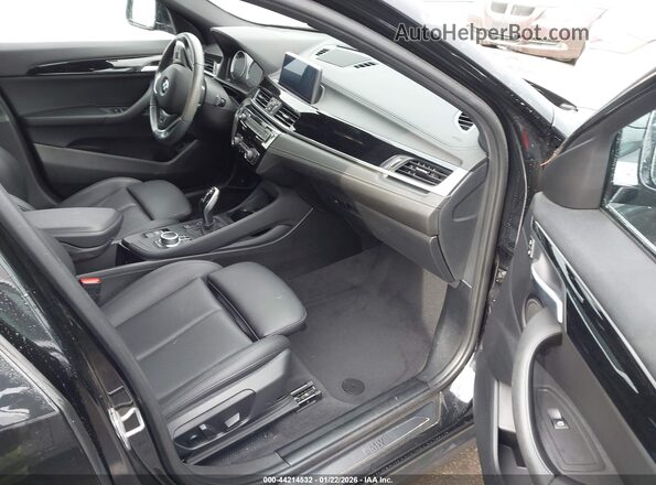 WBXYJ1C01L5P85575 2020 BMW X2 Black Widok wnętrza z przodu