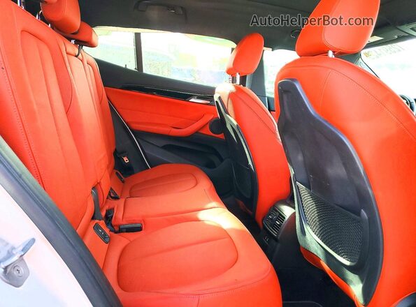 WBXYJ5C57KEF83473 2019 BMW X2 White Вид задньої частини салону