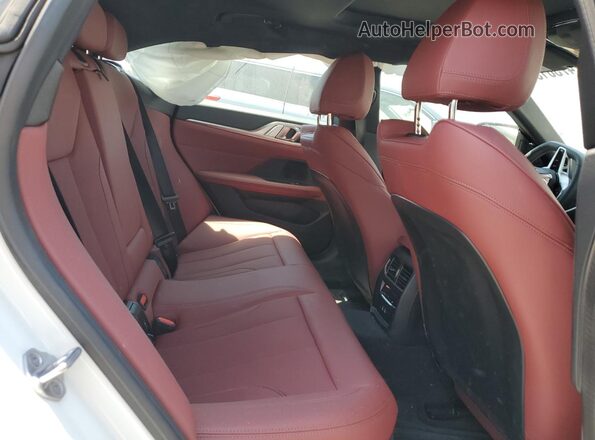WBY23HD03SFV10026 2025 BMW I4 White Vista de los asientos traseros