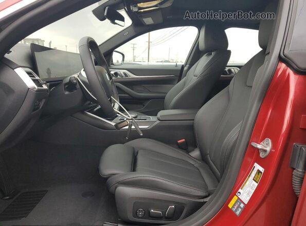 WBY23HD04SFU13353 2025 BMW I4 Красный Вид салона спереди