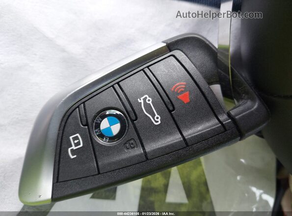 WBY23HD09SFU19276 2025 BMW I4 Gray Widok deski rozdzielczej