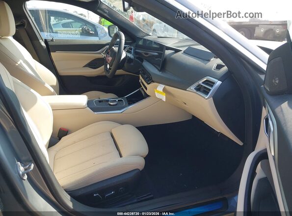 WBY23HD09SFU95693 2025 BMW I4 Silver Widok wnętrza z przodu