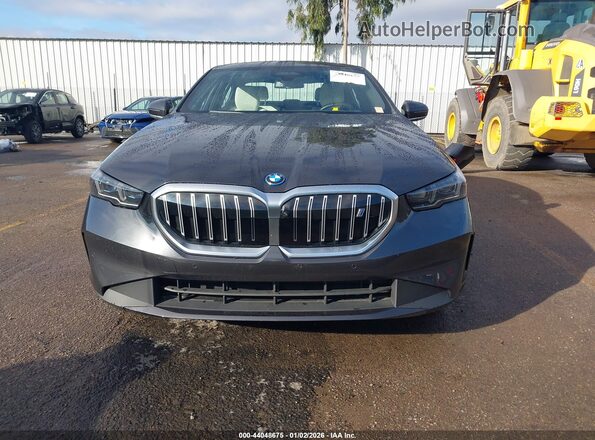 WBY33FK01RCR33274 2024 BMW OTHER Gray Vista interior trasera