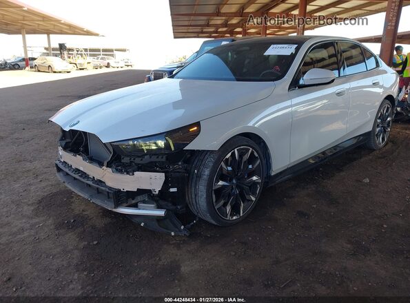 WBY33FK04SCT65866 2025 BMW OTHER White Առջևի ձախ երեք քառորդ տեսարան