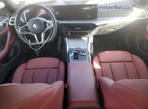 WBY43HD09SFU58152 2025 BMW I4 Gray Вид панелі приладів