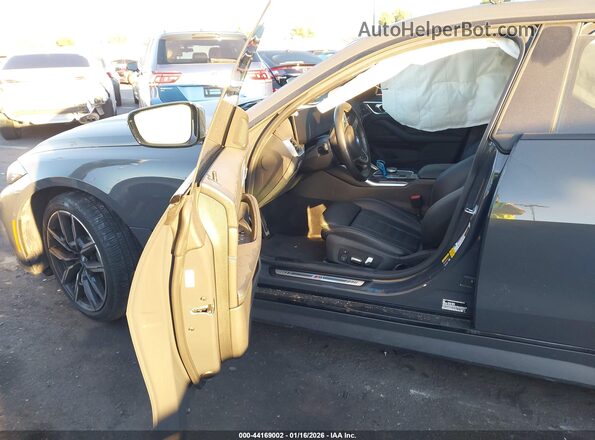 WBY73AW08NFN18198 2022 BMW I4 Gray Вид салону спереду