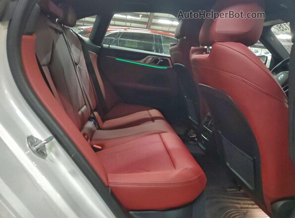 WBY83FB09RFS81301 2024 BMW I4 White Vista de los asientos traseros