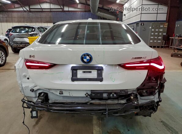 WBY83FB09RFS81301 2024 BMW I4 White Vista trasera
