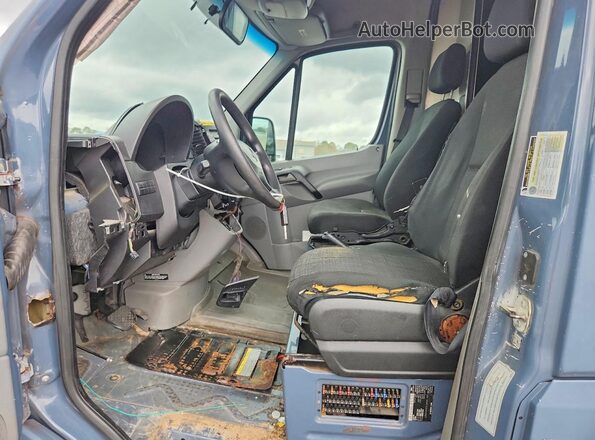 WD3PE7CD6JP635573 2018 MERCEDES-BENZ SPRINTER Blue Вид салону спереду