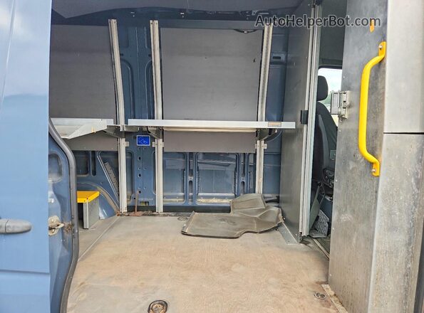 WD3PE7CD6JP635573 2018 MERCEDES-BENZ SPRINTER Blue Вид задньої частини салону