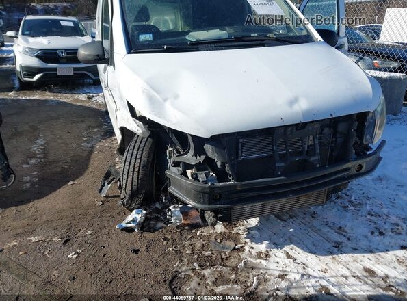 WD3PG2EA8H3219865 2017 MERCEDES-BENZ METRIS White Widok z przodu