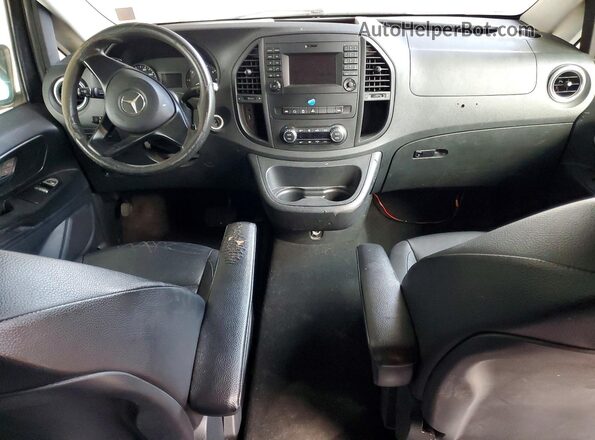 WD4PG2EE3G3130640 2016 MERCEDES-BENZ METRIS Black Vista del salpicadero