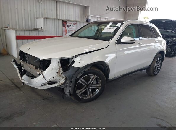 WDC0G4JB0JV067022 2018 MERCEDES-BENZ GLC 300 White Vista tres cuartos delantera izquierda