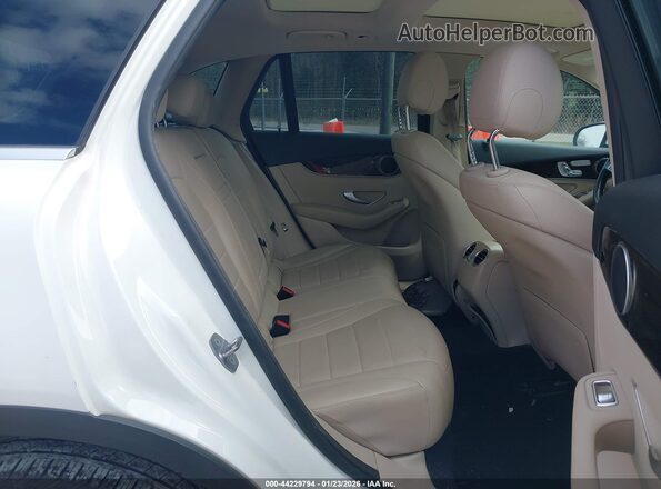 WDC0G4JBXHF221983 2017 MERCEDES-BENZ GLC 300 Белый Вид наклейки с VIN-кодом