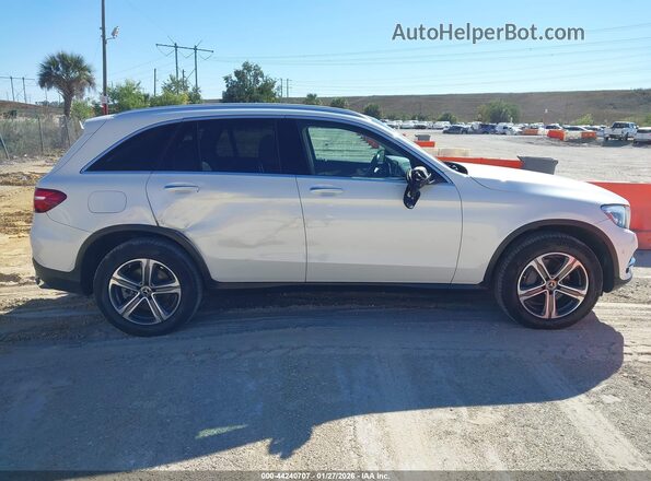 WDC0G4KB0KF544364 2019 MERCEDES-BENZ GLC 300 White Widok wnętrza z tyłu