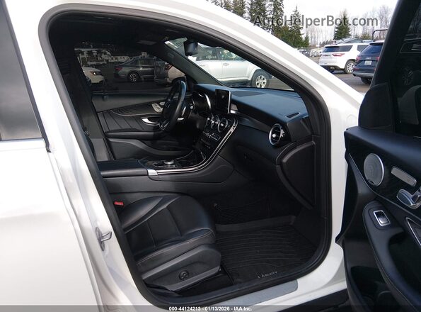 WDC0G4KB4JV061917 2018 MERCEDES-BENZ GLC 300 White Front interior view
