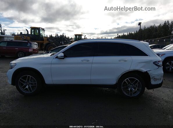 WDC0G4KB4JV061917 2018 MERCEDES-BENZ GLC 300 White 360 interior view