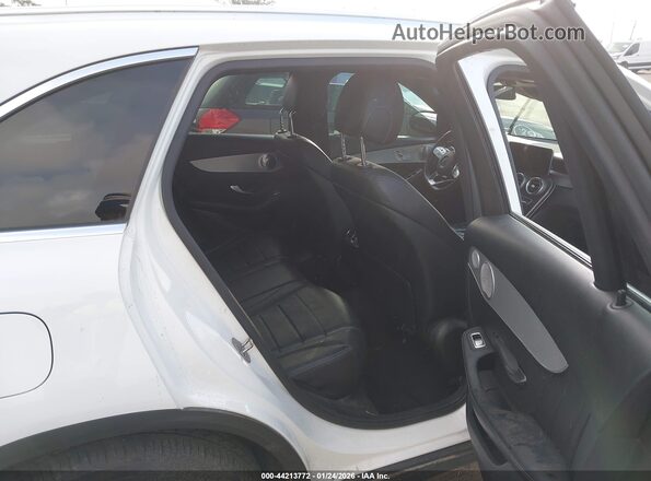 WDC0G8DB3LF752700 2020 MERCEDES-BENZ GLC 300 White 