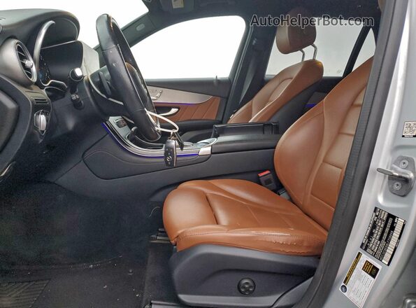 WDC0G8EB8LF708898 2020 MERCEDES-BENZ GLC-CLASS Silver Widok wnętrza z przodu