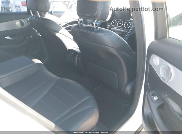 WDC0J4KB3KF581569 2019 MERCEDES-BENZ GLC 300 COUPE White VIN კოდის სტიკერის ხედი