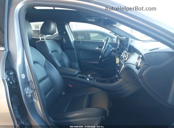WDCTG4EB1LJ672877 2020 MERCEDES-BENZ GLA 250 Gray Widok wnętrza z przodu