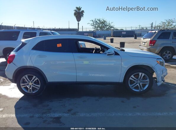WDCTG4EB2GJ193244 2016 MERCEDES-BENZ GLA 250 White Vista del cuadro de instrumentos