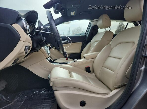 WDCTG4EB2LJ671110 2020 MERCEDES-BENZ GLA Gray წინა სალონის ხედი
