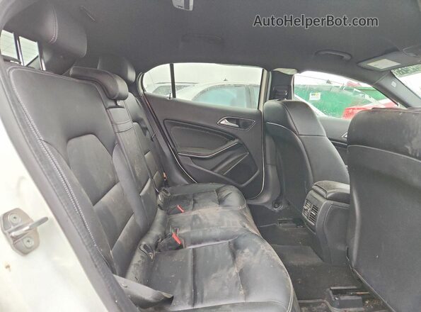 WDCTG4EB4JJ482195 2018 MERCEDES-BENZ GLA Белый Вид подкапотного пространства
