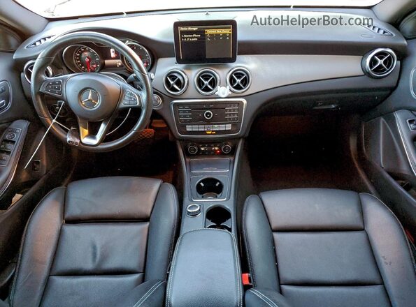 WDCTG4EB4LJ665194 2020 MERCEDES-BENZ GLA Gray Widok deski rozdzielczej