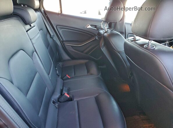 WDCTG4EB4LJ665194 2020 MERCEDES-BENZ GLA Gray Widok wnętrza z tyłu