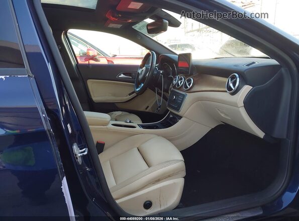 WDCTG4EB7HJ351305 2017 MERCEDES-BENZ GLA 250 Blue Вид салону спереду