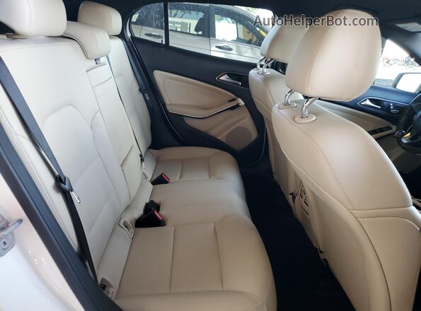 WDCTG4EB7LJ687612 2020 MERCEDES-BENZ GLA White Vista interior trasera